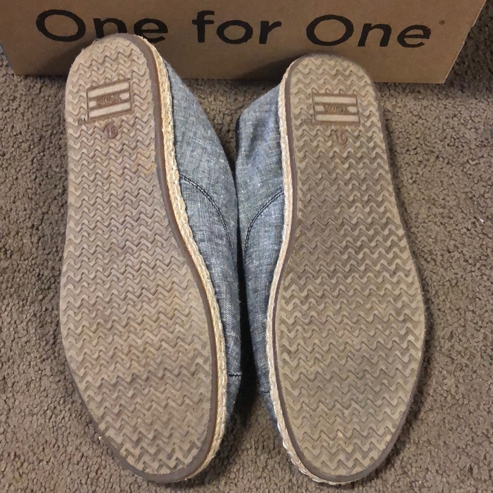 Toms - Picture 3 of 3